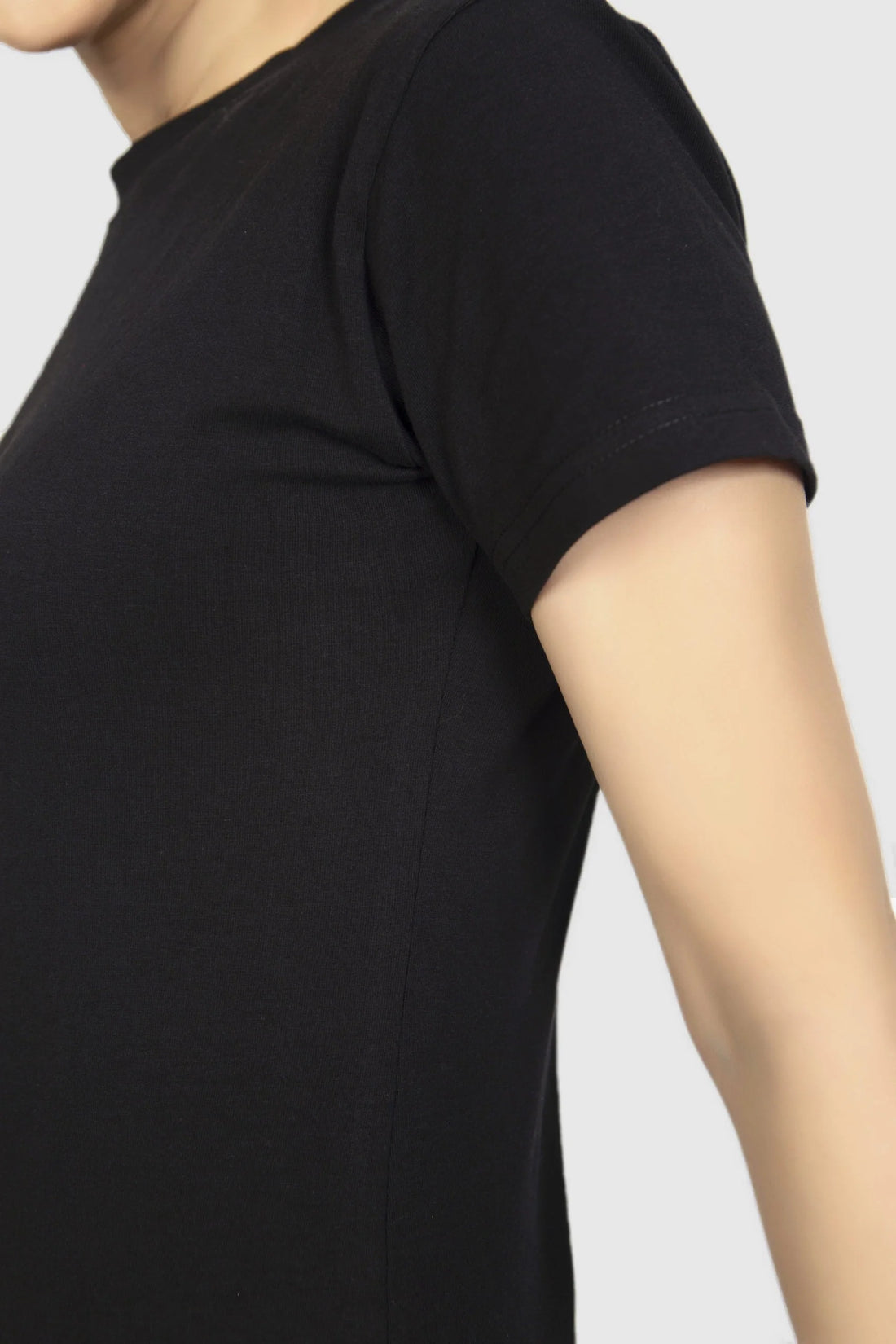 Essential Womens Tee (BLK) - Alpha Kleid