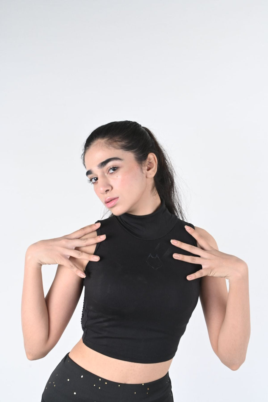 Fierce Sleeveless, low turtle-neck, Back-slit Crop Top - Alpha Kleid